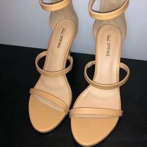 Classy 3 strap heel
